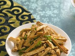 凉拌素菜-努尔古丽奶茶