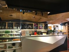 -新华里咖啡书吧(新华书店小寨店)