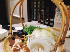 -余欢领鲜火锅(新街口店)