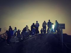 -鬼笑石后山停车场