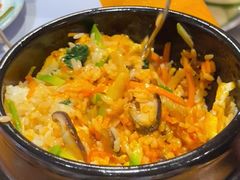 传统石锅拌饭-唯成•韩国炭火烤肉 유성고기