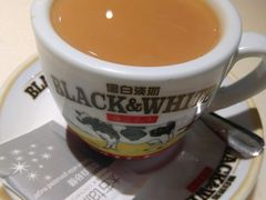 鸳鸯奶茶-龙记烧腊茶餐厅(常德路店)