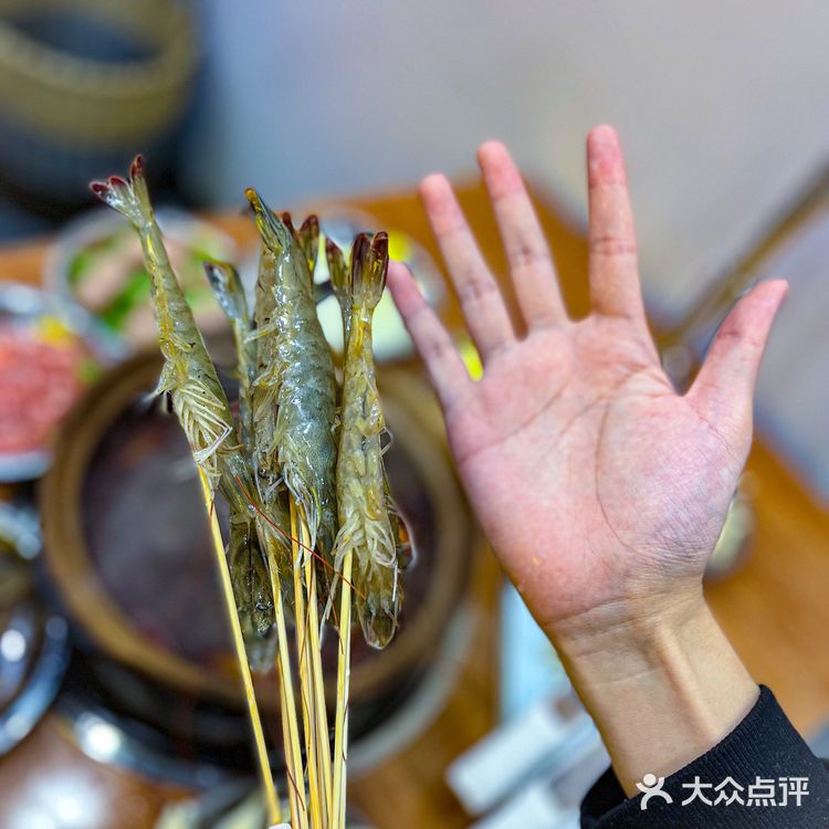 瓦小灶老火锅|一家海鲜吃到嘴里还在弹的炭火火锅店