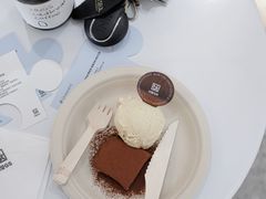 -HUGS coffee(东区店)