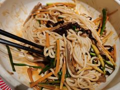 鸡丝凉米线-云海肴·汽锅鸡·云南菜(天山百盛优客店)