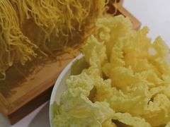 -洪氏嗨捞·广东猪肚鸡·椰子鸡火锅(西咸万象城店)