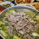 来新街口一定要吃的就是这家冯三孃跷脚牛肉，真没想到