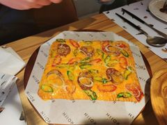 云南麻辣香肠火焰薄饼-ROIIN用心(杭州首店)
