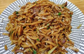 Shrimp Paste Fried Rice Noodles