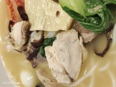 -蒙自源米线大王(花园城商场店)