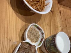 -汉江山料理级自助烤肉黑金冠(周口好吃城店)