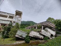 -四川汶川特大地震漩口中学遗址