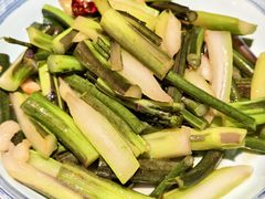 清炒红菜苔-胡桃里音乐酒馆(罗湖HALO广场店)