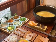 -银米·云南传统过桥米线(双廊黑金冠店)