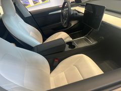 -TESLA 特斯拉(上海太古汇体验店)