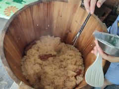 -梁阿婆廿年老牌扣肉糯米饭