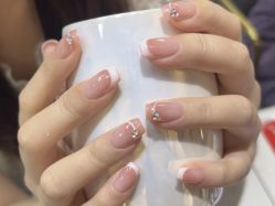 -爱纶美·美甲美睫半永久