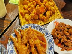 -爆炸头阿姨小四川正宗川味小吃(无任何分店)