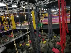 -嘿哟动霸CHUA·新潮玩运动娱乐中心·蹦床滑冰团建乐园