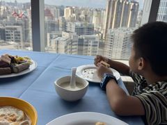 -黄金海景西餐厅·三文鱼·牛扒云顶旋转自助餐