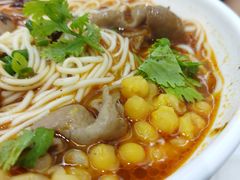 特色肥肠面-耙豌豆重庆小面