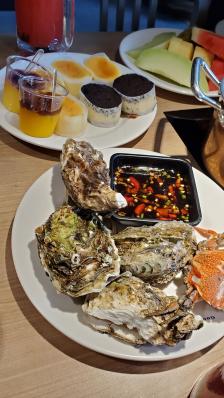 星伦多海鲜自助餐厅(龙湖金沙天街店)-"#位置天街5楼 感觉学生特别多