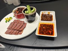 -艳阳天民俗村(公园路店)