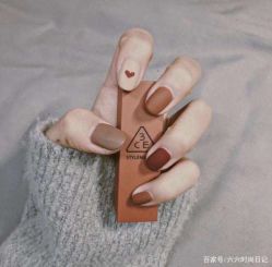 -瞬滢日式美甲舍