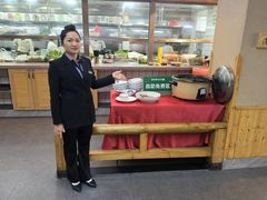 -绿草地·湘菜(酃湖师院店)