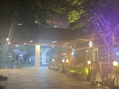 -瑞虹新天地月亮湾