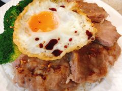 煎蛋免治牛肉盅头饭-Food Factory 食街工坊