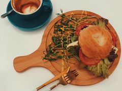 鲜牛肉贝果-COFFELIZ COFFEE