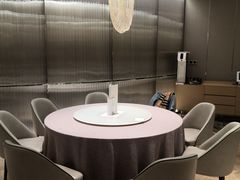 -香港百合居(LCM置汇旭辉广场店)