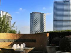 -上海龙之梦万丽酒店