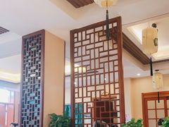 大堂-华盛园卷子王农家菜水库鱼