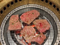 -山川小町·极番烧肉(新地假日广场店)