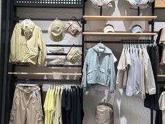 -王府井奥莱临潼小镇(临潼店)