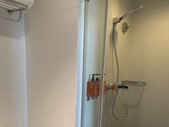 -桔子酒店(上海西藏北路地铁站店)