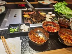 -臻牛烤肉