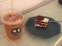 -有猫主题·治愈系猫咖(曾厝垵店)