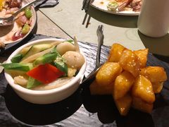 蜜汁薯角藕尖炒秋葵-T館·花园艺术餐厅