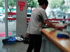 -牛吃草牛肉面(翠柏路店)