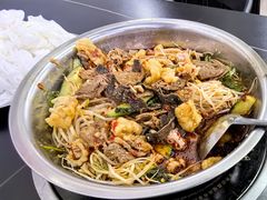 -周良天山牛杂城(天山路总店)
