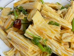 -东北四季饺子王(华山路店)