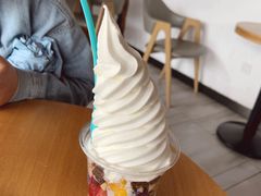 缤纷水果酸奶冰淇淋-丁丁&当当牦牛酸奶·酥油面包(官门口店)