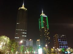 201205282901-环球188广场