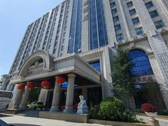 -锦龙国际酒店(天津奥体中心华苑地铁站店)