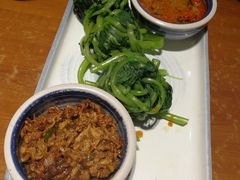 沾汁菠菜茼蒿-95号酱骨·一块豆腐(展春园西路店)