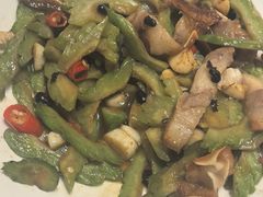 -黄泥岗·地道湖北菜(奥特莱斯店)