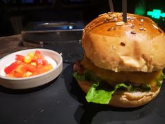 -HIGH FIVE哈福手工汉堡(桂林路店)